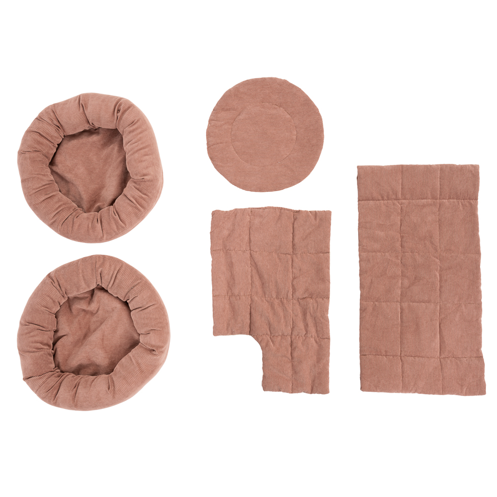 572803_pla_np_magnolia_limited_edition_cushion_set_red_fg_9518_5